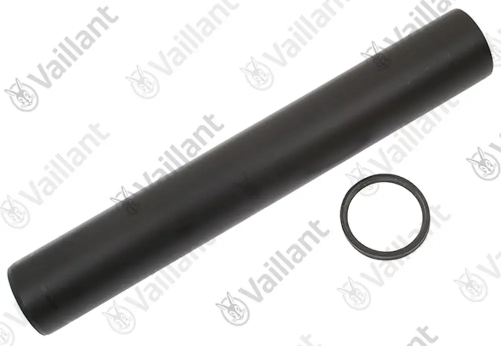 Schwarzes Rohr von Vaillant mit Endstück und einem O-Ring. Das Rohr hat einen geraden Verlauf und ist für flexible Anschlussoptionen konzipiert.